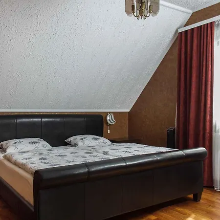 In Balatongyoeroek 40844