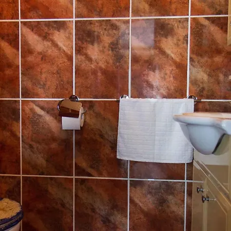 Holiday home In Balatongyoeroek 40844 Becehegy