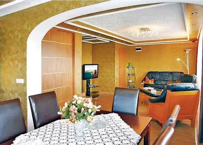 In Balatongyoeroek 40844 펜션