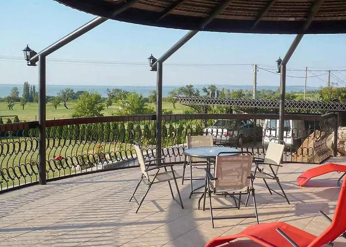 In Balatongyoeroek 40844 *