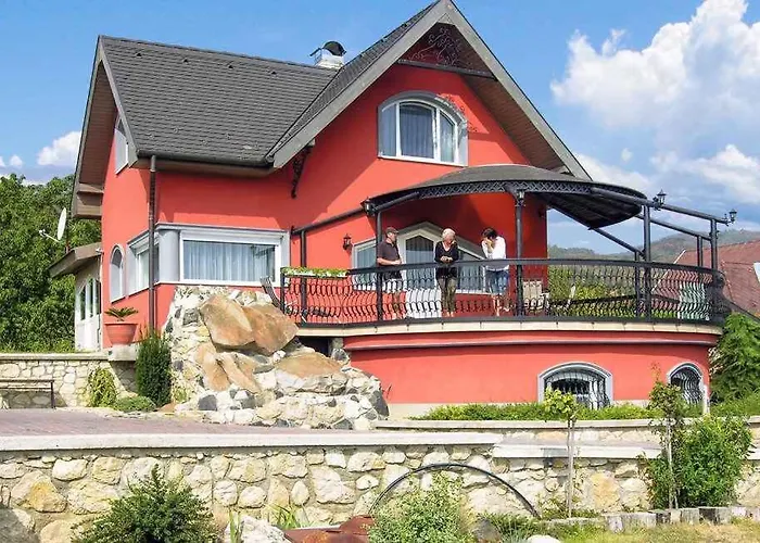 In Balatongyoeroek 40844 Becehegy