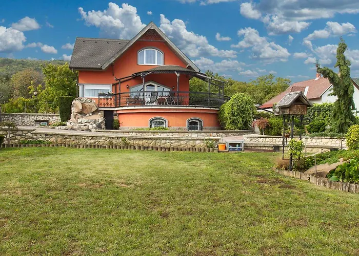 In Balatongyoeroek 40844 * Becehegy